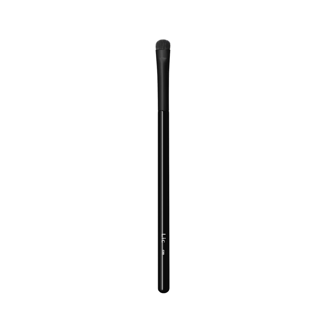 Кисть G10 плоская для нанесения теней